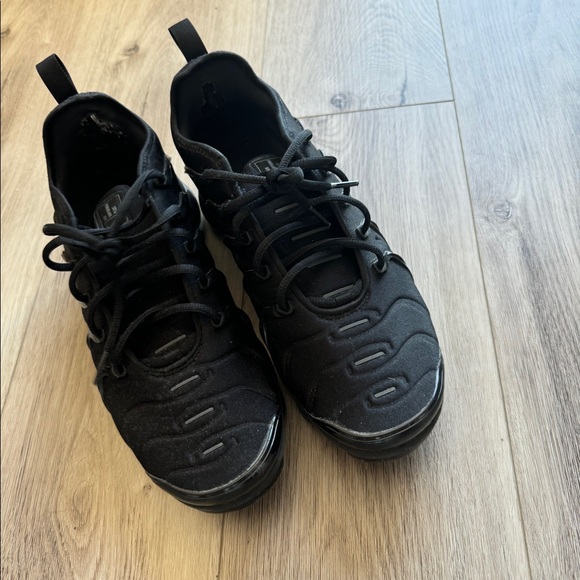 Nike black vapormax 6.5/10 no box size 10.5 - Picture 2 of 3